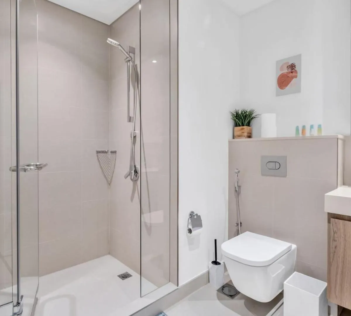 Apartment Steps From Dubai Mall With Sea Views