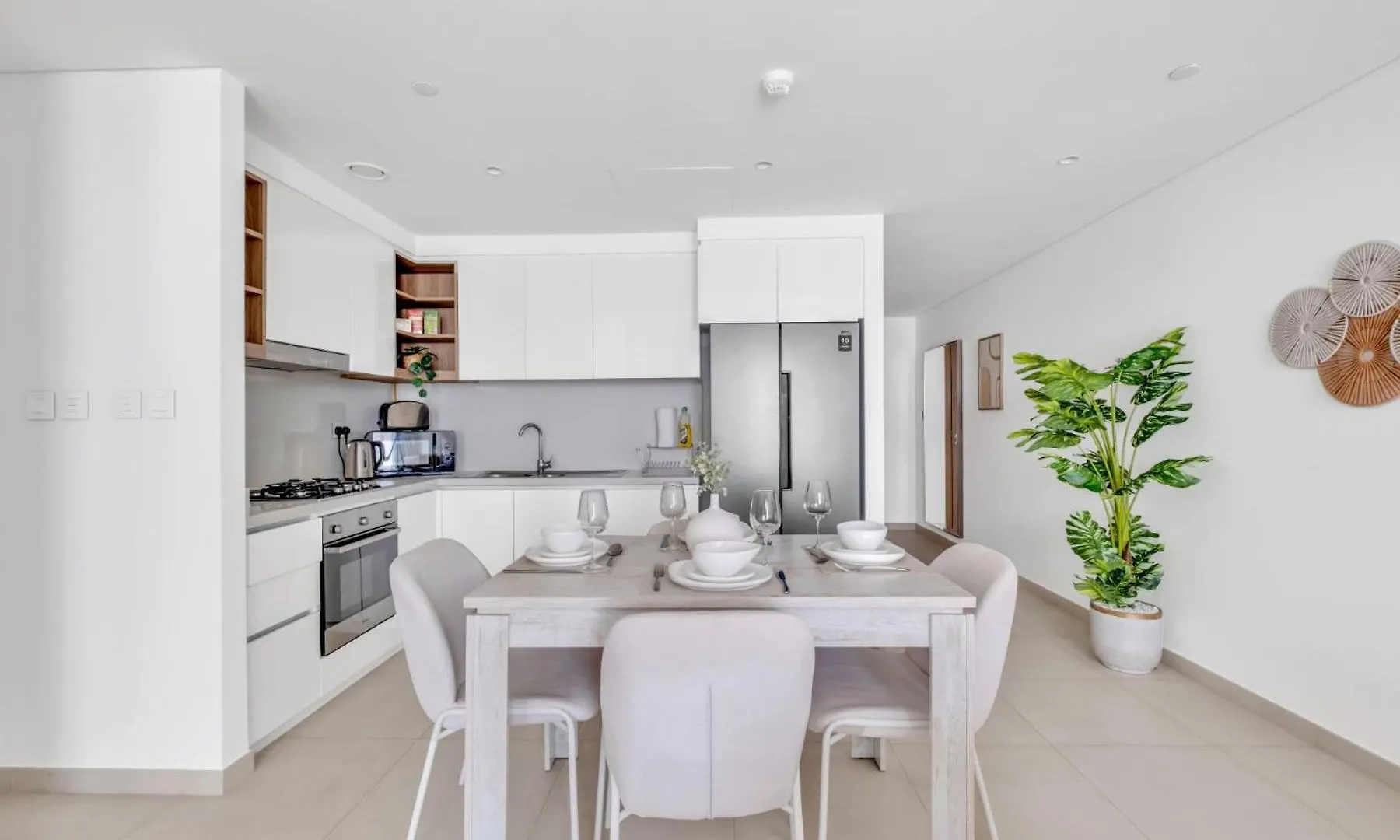 Steps From Dubai Mall With Sea Views Apartment