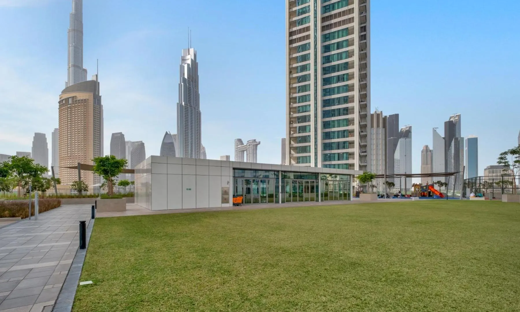 Steps From Dubai Mall With Sea Views 0*,